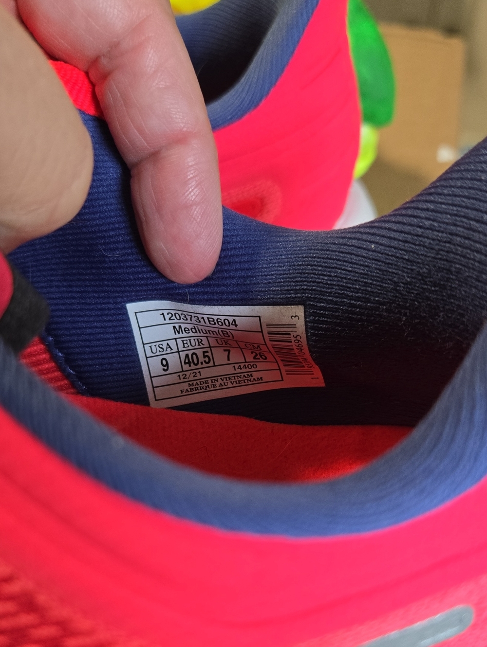 Brooks Launch 9 Neon Pink and Navy Running Sneakers - Picture 4 of 8